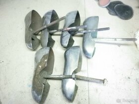 Zbytky nárazníků něco by se mohlo hodit na renovaci - 5