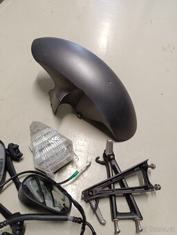 Kryt nádrže, blatník, zrcatka Yamaha R6R - 5
