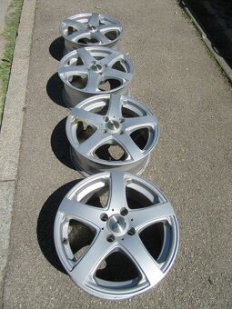 Alu rafky - 5