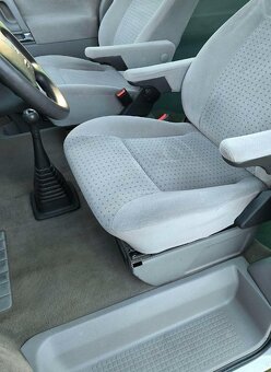 VW Caravelle 2002 - 5
