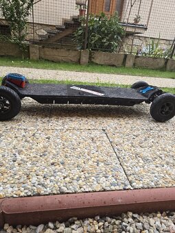 Elektricky skateboard Fluxmotion AT2 - 5