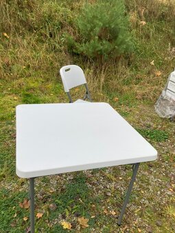 1 stůl a 2 židle - 5