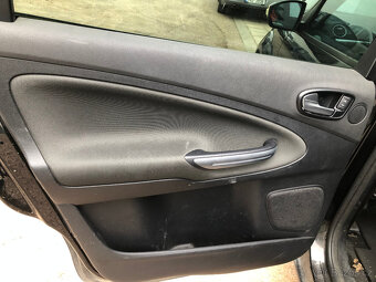 Ford S-Max 2,0 96kw - náhradní díly - 5