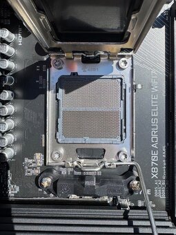 Základní deska GIGABYTE X870E AORUS ELITE WIFI7 - 5