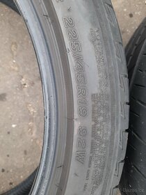 225/45R19 - 5