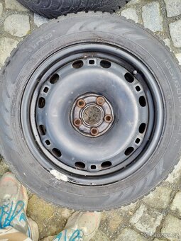 Zimní komplet fabia rapid 5x100 R15 185/60/15 zima - 5