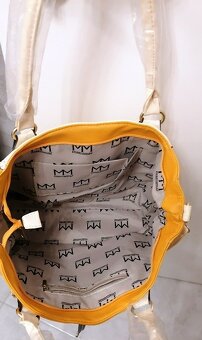 nová kabelka, zabalená - 5