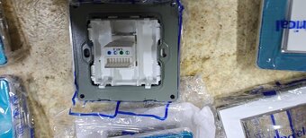 Vypínače, zásuvky - 5