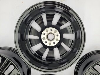 Sada kol Volkswagen T7 Multivan R17 Dundrod - 5