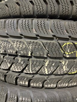 Pneu 215/65R15C - 5