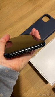 Prodám černý iPhone XR 64GB - 5