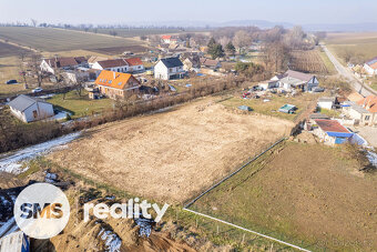 Stavební pozemek v Kubšicích – klid, soukromí a skvělá dostu - 5