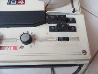 Nabízím magnetofon Tesla B 4. Je funkční. Play jde. Zvuk jde - 5