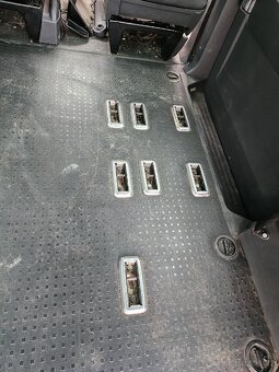 Zadní gumová podlaha VW T5 T5.1 T6 Long - 5