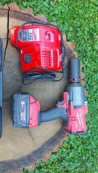 Rázový utahovák Milwaukee M18 - 5