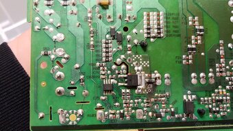 LED Televize GoGen TVU43W652STWEB – na náhradní díly - 5