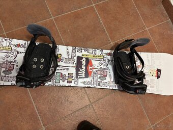 Snowboard s kompletním vybavením - 5
