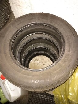 Prodám zimní pneu 215/65/R16 - 5