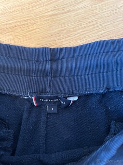 Tommy Hilfiger tepláky - 5