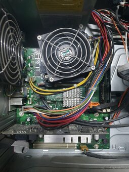 intel core quad 4 jadro 4x 2,5ghz - 5