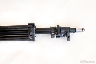 Konstrukce pro uchycení pozadí. - 5