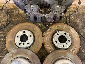 KOMPLETNÍ BRZDOVÝ SYSTÉM BMW F11/F10 3.0D 220KW - 5