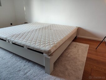 Masivní postel 200x200 - 5