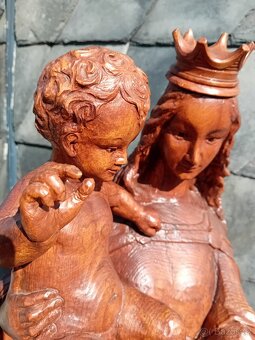 Socha Panna Maria a Ježíšek. Madona s dítětem - 5