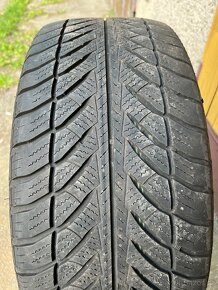 Good Year utragrip 8 245/45 R19 102V run flat - 5