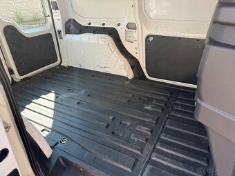 Volkswagen Caddy L2 2,0Tdi 4x4 90kW r.v.2021 Serviska DPH - 5