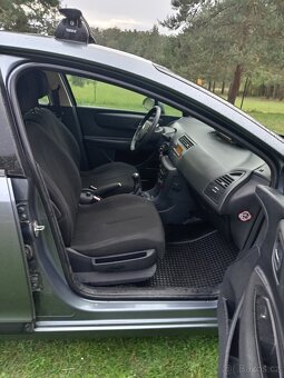 Prodám Citroen C4 16 benzín s tažnym R.V.2009 - 5