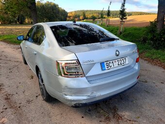 Škoda octavia 2,0 tdi 110 kw 2014 výbava - 5
