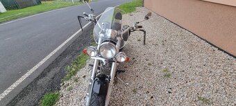 Suzuki VZ800 Marauder - 5