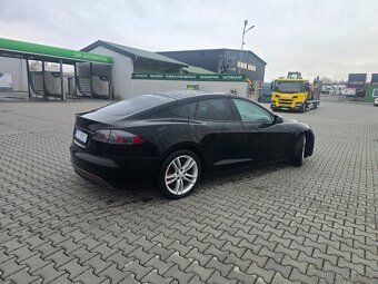 Tesla Model S P85 Free Supercharger - 5