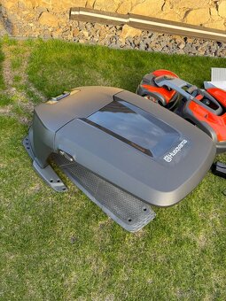 Robotická sekačka Husqvarna 435X AWD - 5