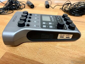Zoom PodTrak P4 podcast rekordér 4 kanály vč. mikrofonů - 5
