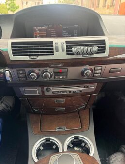 BMW 750i - 5