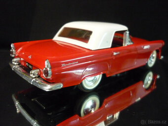 Ford Thunderbird 1956 Revell 1/18 - 5