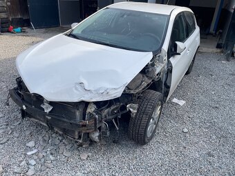 Toyota auris 2015-E18-2.0-91 Kw-- náhradní díly - 5