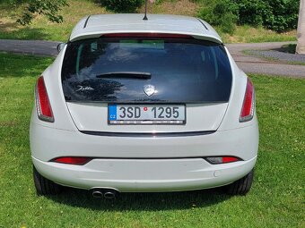 Lancia Delta 1.6 JTD - 5