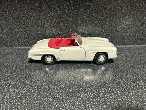 Mercedes Benz 190 SL 1:18 - 5