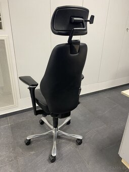 Kancelářská židle Kinnarps plus 8 černá PC 29000,- - 5