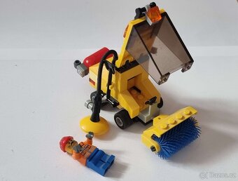 🧹 LEGO City 7242 – Čisticí vůz - 5