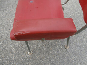 Židle kovová čalouněná koženkou stará RETRO za 300 kč - 5