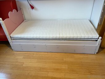 Postel se šuplíkem - 5