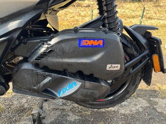 Aprilia SR GT 200 - 5