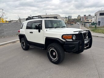 Toyota FJ Cruiser bez koroze s plnou výbavou do terénu - 5