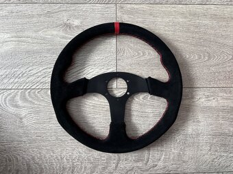 Nový černý tříramenný sportovní volant ( 350mm ) červená nit - 5