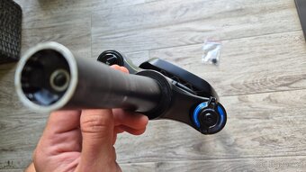 Rock Shox Revelation RC; Air; 130 STR - 5