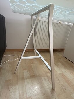 Psací stůl IKEA se skleněnou deskou, podstavcem a židlí - 5